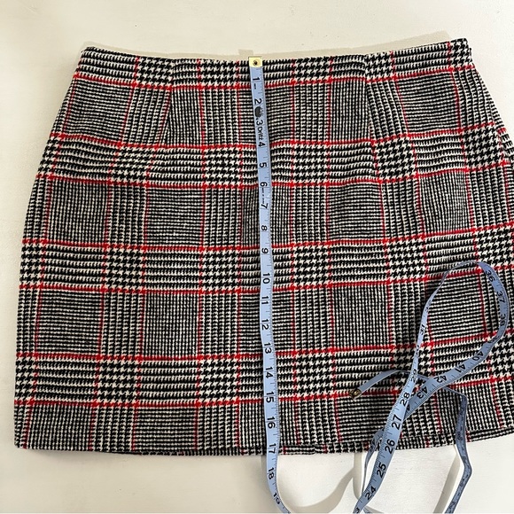 Forever 21+ Wool Blend Plaid Mini Skirt - Size 0X - Picture 14 of 15